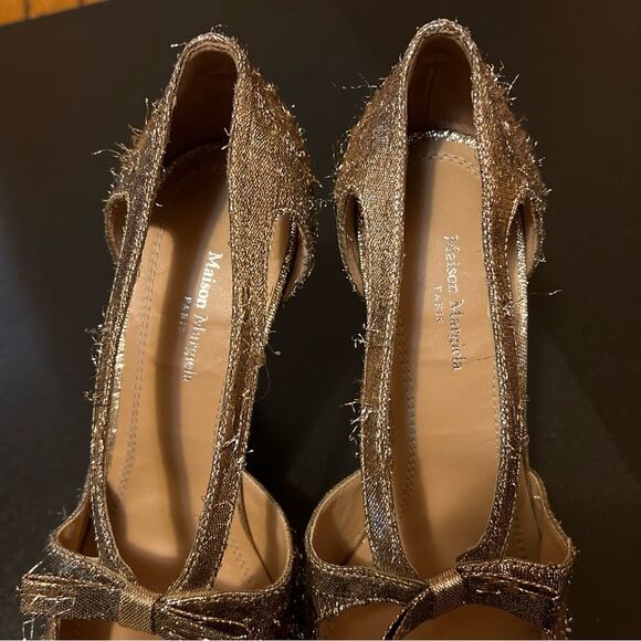 Maison Margiela Distressed Metallic Leather Pumps - Picture 6 of 10